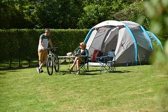 Camping des Gayeulles, emplacement tente ©Monsieur Média