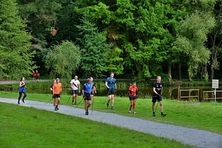 Marche nordique au Parc des Gayeulles ©Franck Hamon