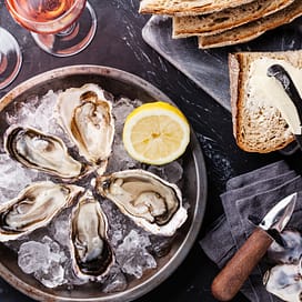 Dégustation d\'huitres ©Shutterstock