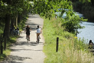 Promenade en vélo au Parc des Gayeulles ©Monsieur Média