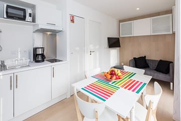 Camping des Gayeulles, Citylodge Gabriel, cuisine ©Simon Bourcier