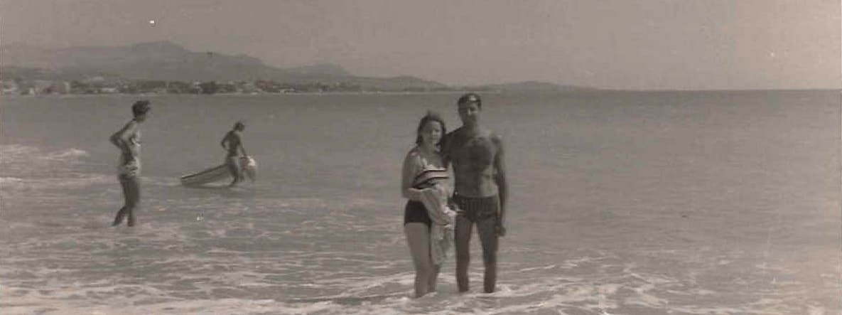 Camping Californie Plage - La famille d&eacute;couvre Vias