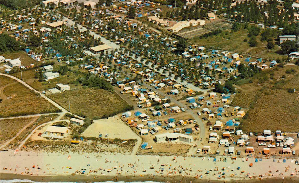 Camping Californie Plage - Aerial view of the campsite in the 70s