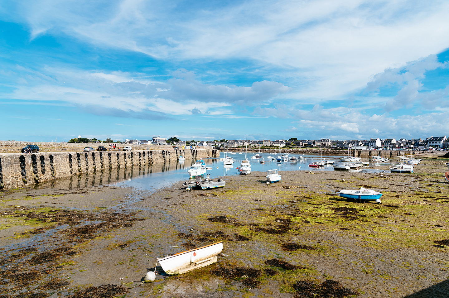 port at low tide baie de morlaix bay