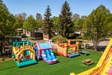 Parque infantil con castillos hinchables - Camping Country Park Crécy-la-Chapelle