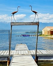 Domaine de Bagheera, Expérience, Ponton et cabane en bois près du lac