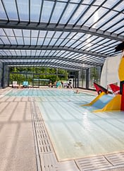 Camping Domaine de Drancourt - Le parc aquatique - Piscine couverte avec pataugeoire