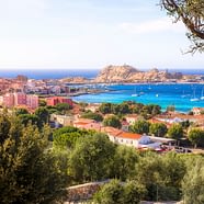 Destination Corse - Vue de L\'ile Rousse et de l\'ile de la Pietra