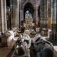 Destinazione Île-de-France - Tombe dei sovrani di Francia nella Basilica di Saint-Denis