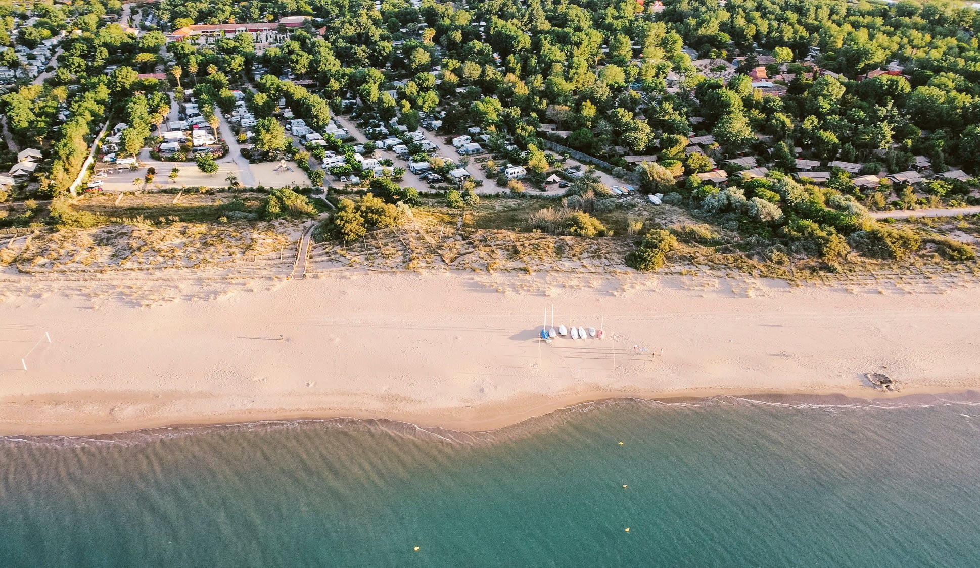 https://www.france4naturisme.com/camping-languedoc/herault/serignan/serignan-plage-nature/