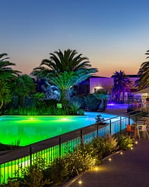 Camping Les Mouettes - Het waterpark - Uitzicht op de Blue Lagoon bij nacht