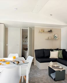 Mobil-home Castel Palace **** 4 personnes - 2 chambres - Salon - Camping Country Park Le Touquin