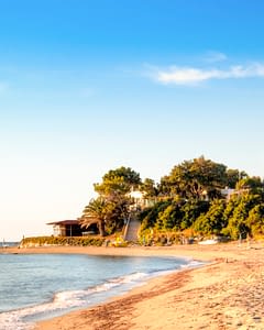Domaine de Bagheera, Strand, Blick auf das Restaurant