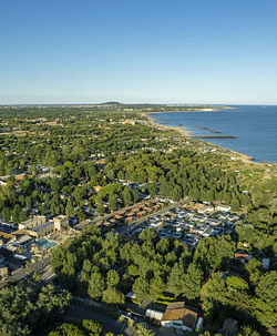 Camping Californie Plage - General aerial view of the campsite and the surrounding area