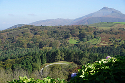 Camping Zelaia - Vista de Ibardin en el País Vasco