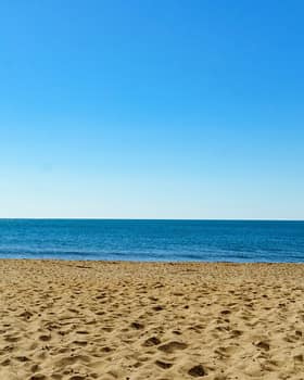 Camping pr&egrave;s de S&eacute;rignan Plage