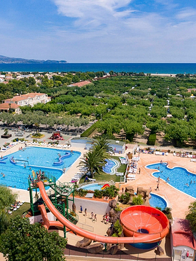 Campingplatz Amfora - Der Campingplatz  - Die Badelandschaft, die Stellplätze und das Meer