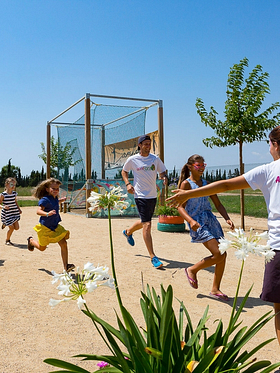 Amfora campsite - The campsite - Entertainment with the campsite mascot in the Amfi Park 