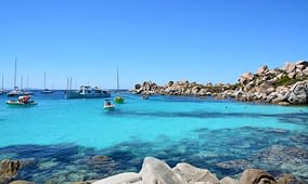 Destination Corse - Baeau et plafe de l\'ile de lavezzi