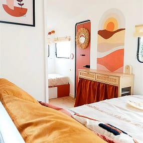 Beauregard Plage Campsite - Caravane Bohème - View of double bed