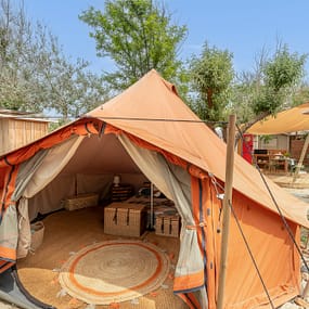 Beauregard Plage Campsite - Tentes Terracotta Duo - Exterior view of a tent