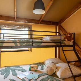 Camping Beauregard Plage - Tente Lodge Bohème - Bedroom with bunk-beds