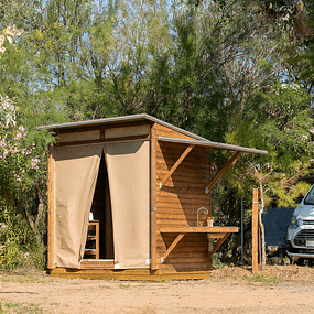 Emplacement camping avec sanitaire priv&eacute;