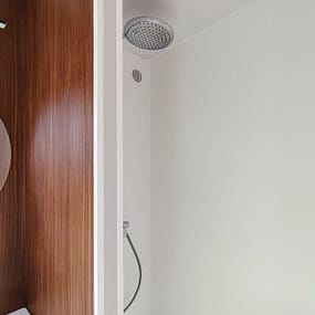 Sanitaire priv&eacute; douche int&eacute;rieure