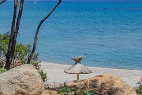 Emplacement Bord de mer 1ère ligne (tente ou caravane ou camping-car)