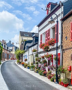 Domaine de Drancourt - Baie de Somme - Belle rue traditionnelle fleurie Saint-Valery-sur-Somme