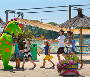 Amfora campsite - Everything for children - The mascot and children in the Amfi Park