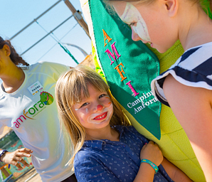 Campingplatz Amfora - Alles für Kinder - Schminken mit den Animateuren des Kinderclubs