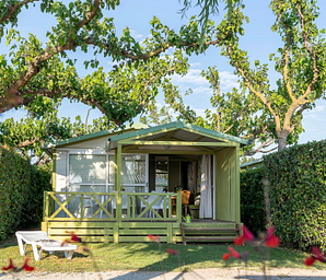 Campingplatz Amfora - Mietunterkünfte -Bungalow mit überdachter Terrasse