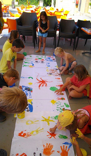 Amfora campsite - Everything for children - Painting session in the kids’ club