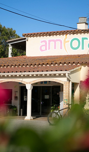 Camping Amfora - Servicios y tiendas - Entrada y recepción del camping