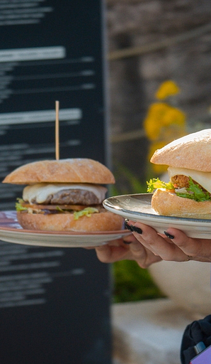 Amfora campsite - Bars and restaurants - Order comprising burgers