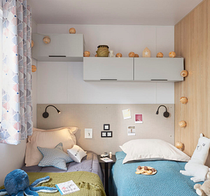 Stacaravan 2 slaapkamers half overdekt terras - kinderslaapkamer