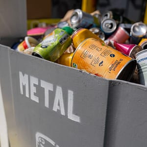 Beauregard Plage Campsite - Recycling House - Metal Bin