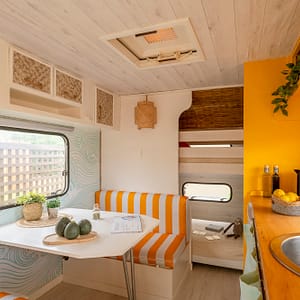 Camping Beauregard Plage - Caravan Happy Days - Keuken en stapelbedden