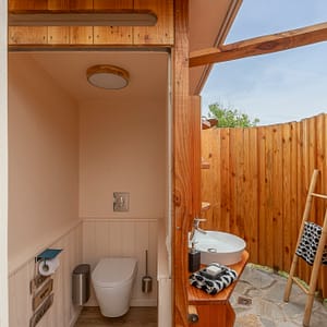 Camping Beauregard Plage - Caravan Happy Days - Sanitaire voorzieningen met toilet en wastafel