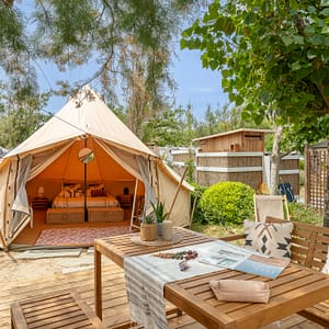Beauregard Plage Campsite - Tentes Terracotta Duo - Tent and terrace