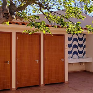 Campingplatz Beauregard Plage - Stellplätze „Confort“ - Ansicht der Sanitäranlagen