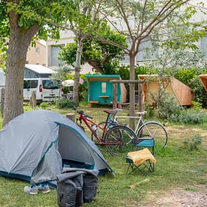 Camping Beauregard Plage - Emplacement partagé pour cyclistes - Vue d\'un des emplacements