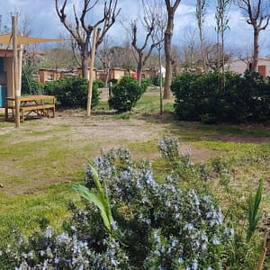 Emplacement avec cuisine &eacute;quip&eacute;e &agrave; Marseillan