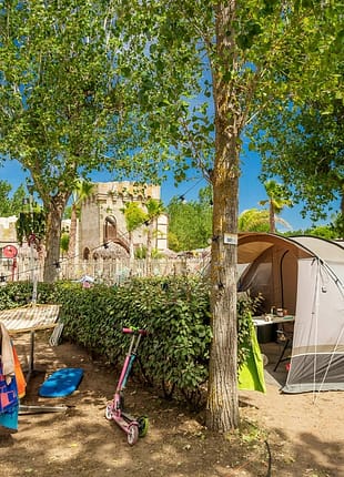 Camping Californie Plage - Hébergements - Emplacement confort de 80 m² pour tente