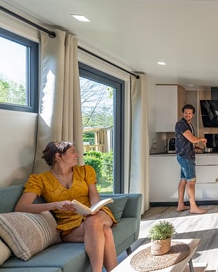 Mobile-home Queen *** 4 ihmistä - 2 makuuhuonetta - Olohuone - Camping Country Park Crécy-la-Chapelle