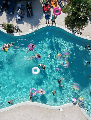 Camping les Aubépines - swimming pool aerial view