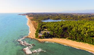 Domaine de Bagheera Verlassener Strand, Luftaufnahme