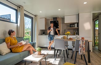 Mobil-home Queen *** 4 personas - 2 habitaciones - Salón/Comedor - Camping Country Park Crécy-la-Chapelle