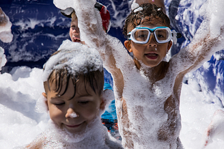 Camping la Sirène - Activités et animations - Mousse Party en famille